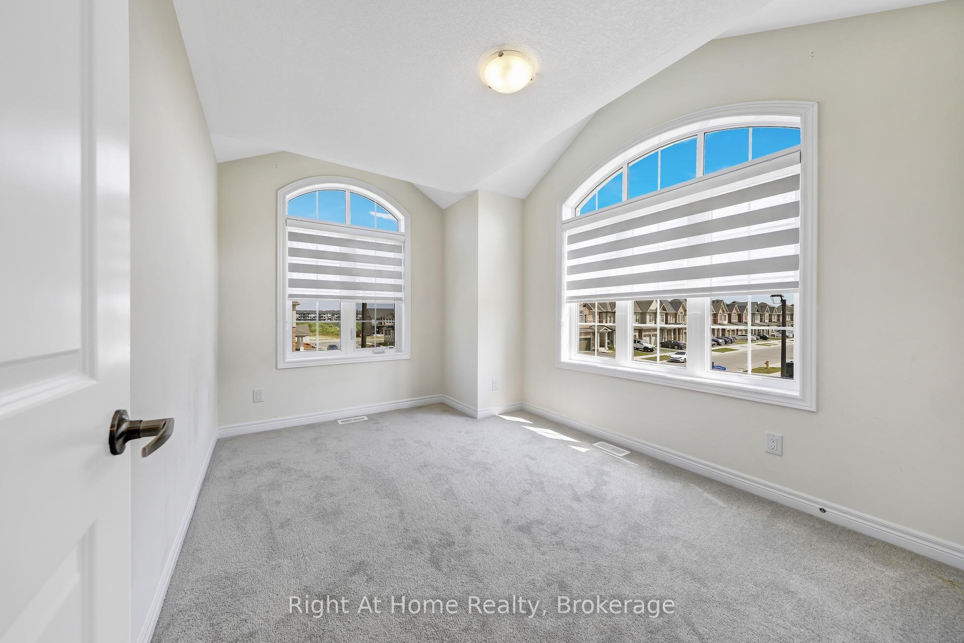 Photo 30 of 226 Broadacre Drive, Kitchener — HOMEH