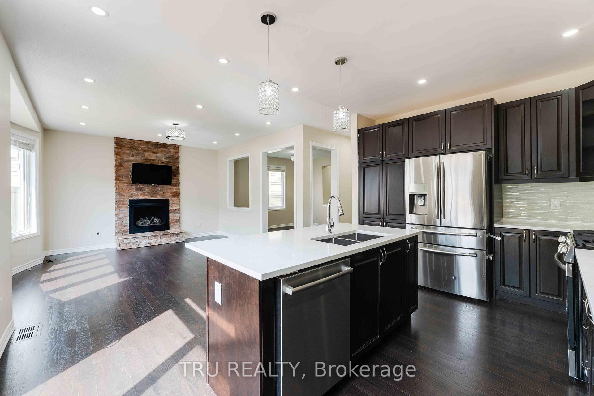 Photo 2 of 352 Meadowbreeze Drive, Ottawa, Kanata - Emerald Meadows/Trailwest — HOMEH