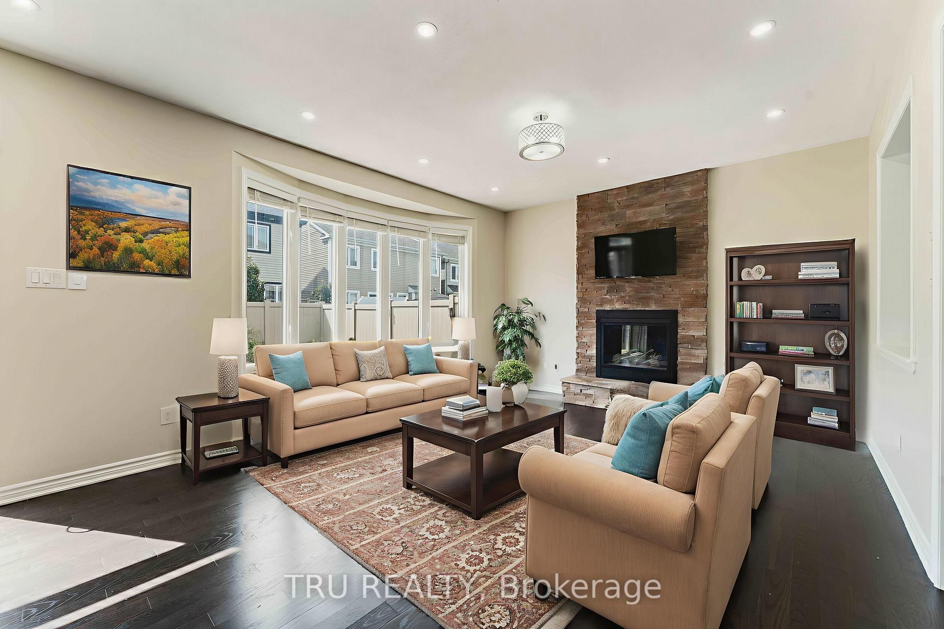 Photo 7 of 352 Meadowbreeze Drive, Ottawa, Kanata - Emerald Meadows/Trailwest — HOMEH