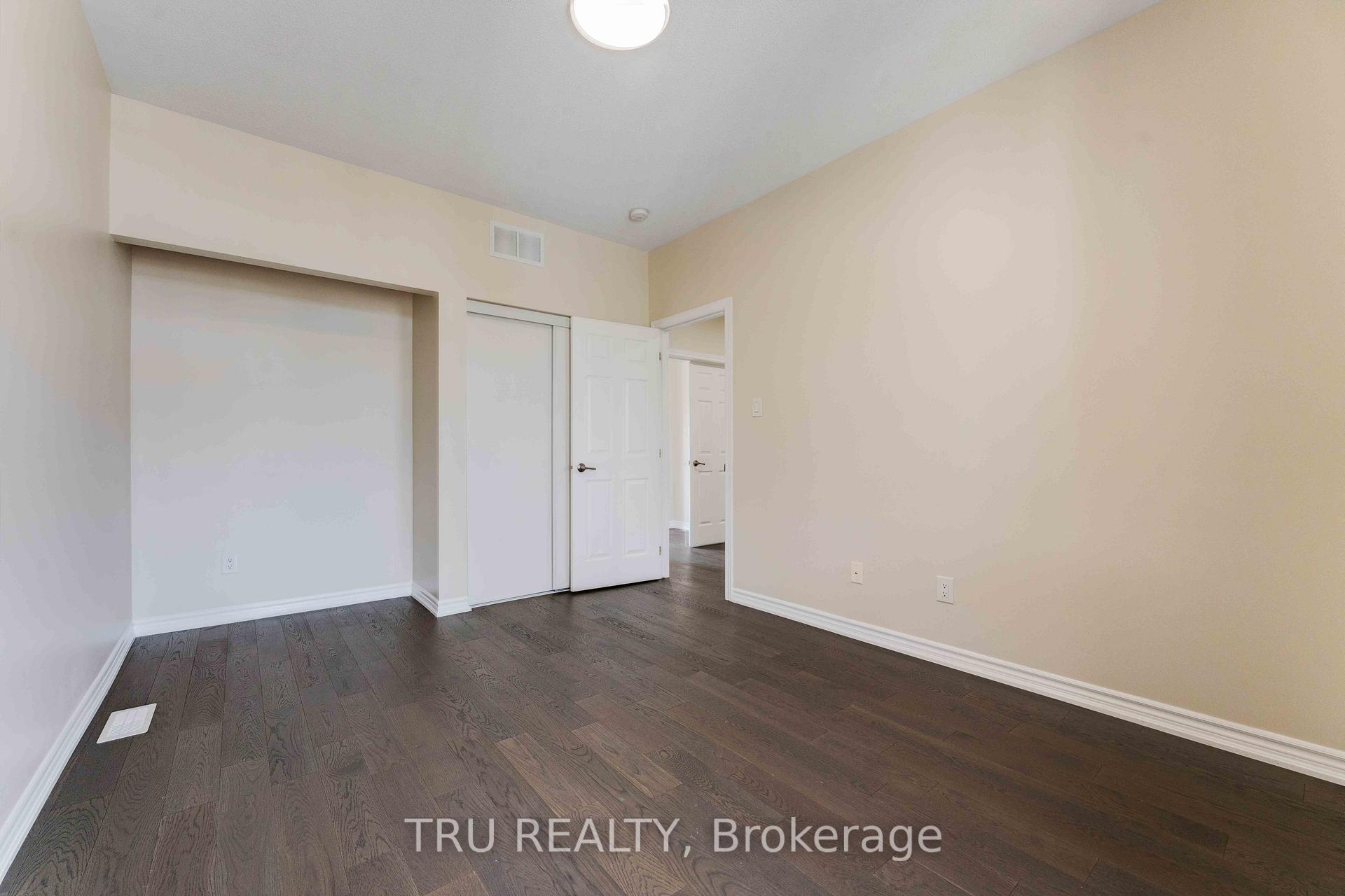 Photo 12 of 352 Meadowbreeze Drive, Ottawa, Kanata - Emerald Meadows/Trailwest — HOMEH