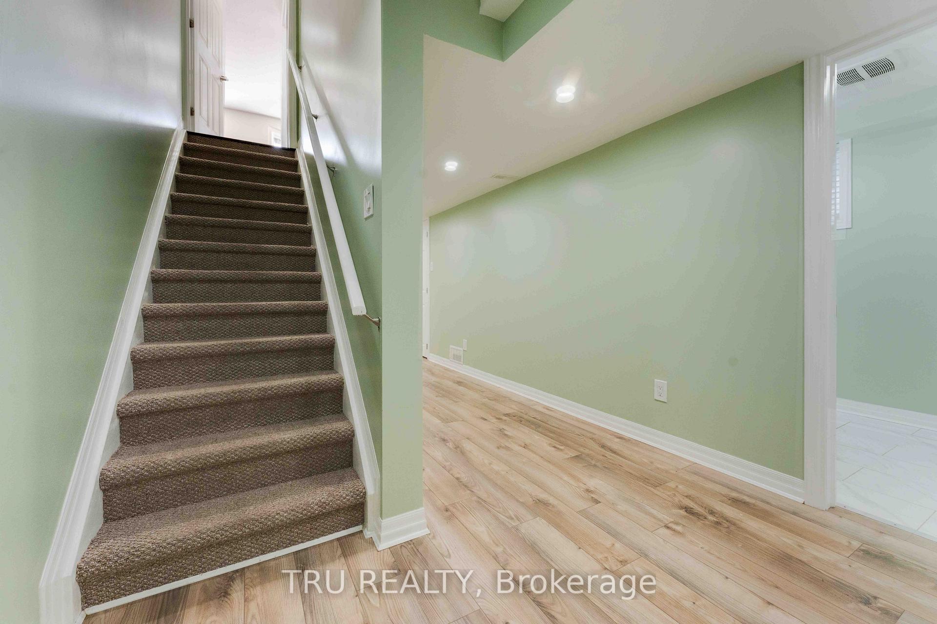 Photo 20 of 352 Meadowbreeze Drive, Ottawa, Kanata - Emerald Meadows/Trailwest — HOMEH