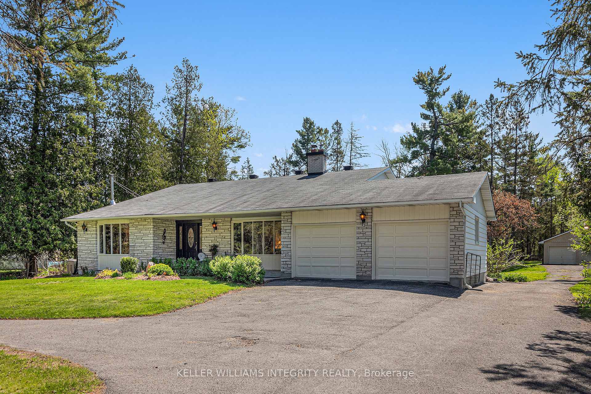 Photo 3 of 114 Constance Lake Road, Ottawa, Kanata - Kanata (North East) — HOMEH
