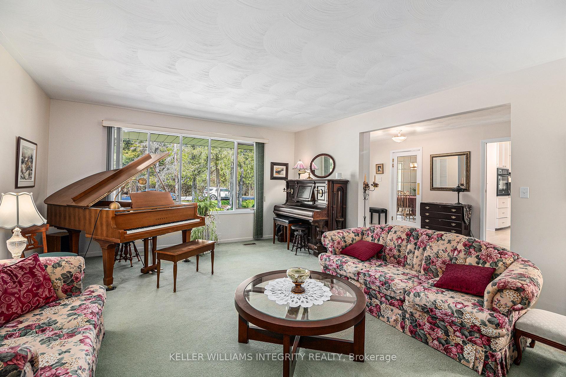 Photo 8 of 114 Constance Lake Road, Ottawa, Kanata - Kanata (North East) — HOMEH