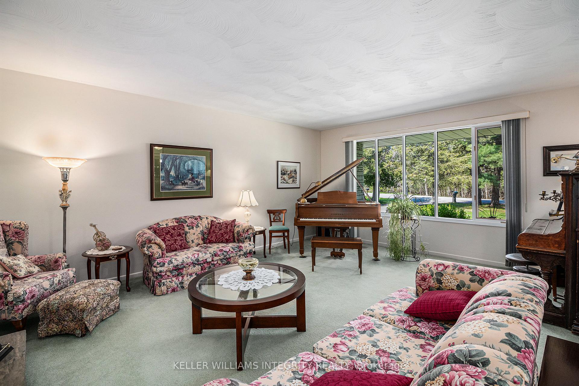 Photo 9 of 114 Constance Lake Road, Ottawa, Kanata - Kanata (North East) — HOMEH