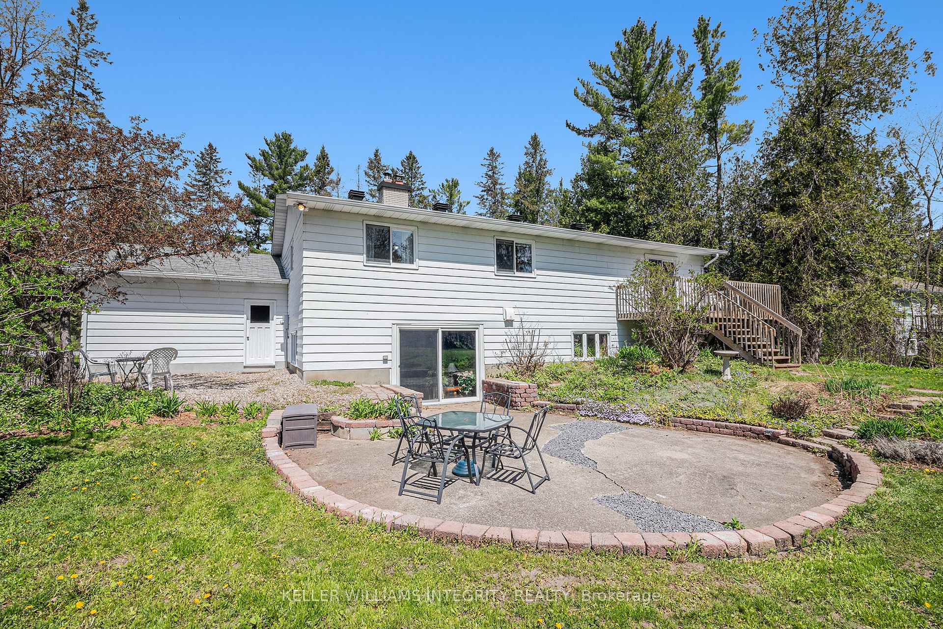 Photo 33 of 114 Constance Lake Road, Ottawa, Kanata - Kanata (North East) — HOMEH