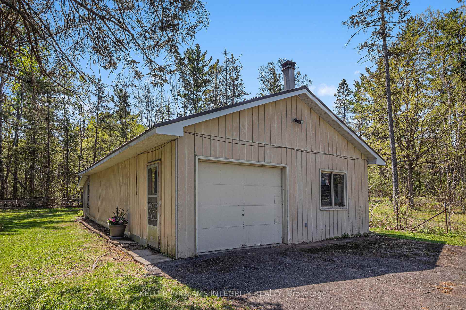 Photo 37 of 114 Constance Lake Road, Ottawa, Kanata - Kanata (North East) — HOMEH