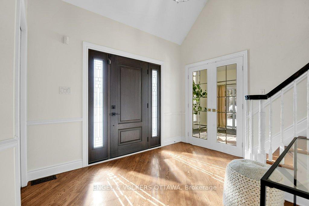 Photo 2 of 1323 Scharfgate Drive, Ottawa, Manotick Village & Manotick Estates — HOMEH