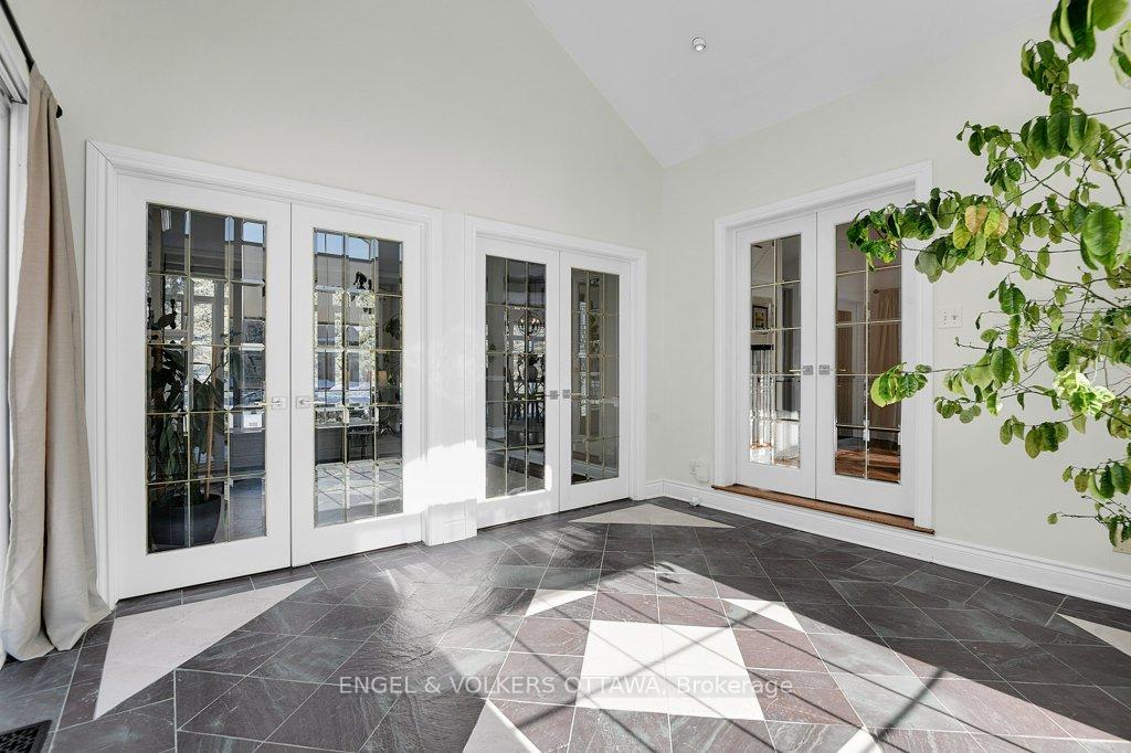 Photo 5 of 1323 Scharfgate Drive, Ottawa, Manotick Village & Manotick Estates — HOMEH