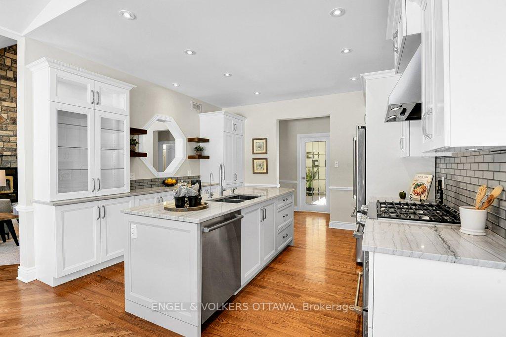 Photo 10 of 1323 Scharfgate Drive, Ottawa, Manotick Village & Manotick Estates — HOMEH