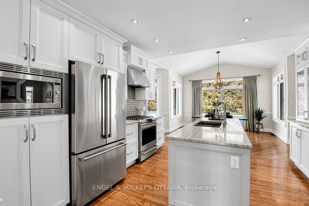 Photo 12 of 1323 Scharfgate Drive, Ottawa, Manotick Village & Manotick Estates — HOMEH