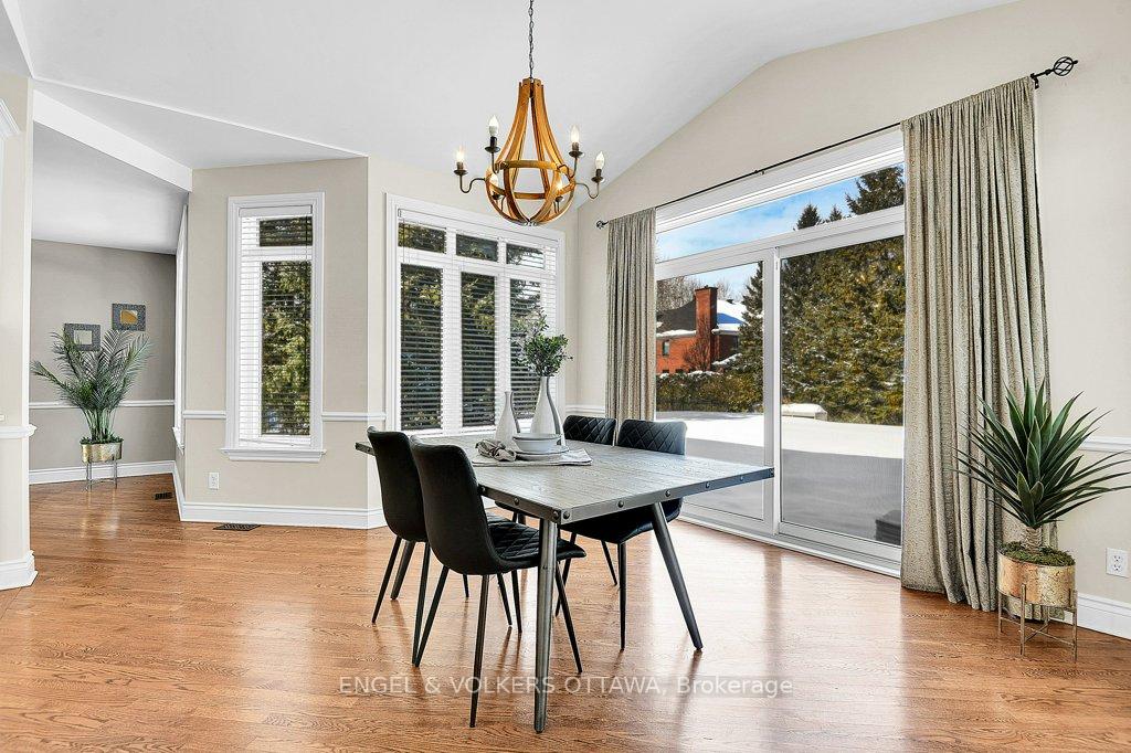 Photo 13 of 1323 Scharfgate Drive, Ottawa, Manotick Village & Manotick Estates — HOMEH