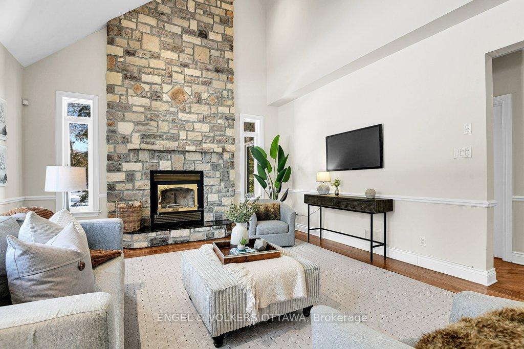 Photo 15 of 1323 Scharfgate Drive, Ottawa, Manotick Village & Manotick Estates — HOMEH