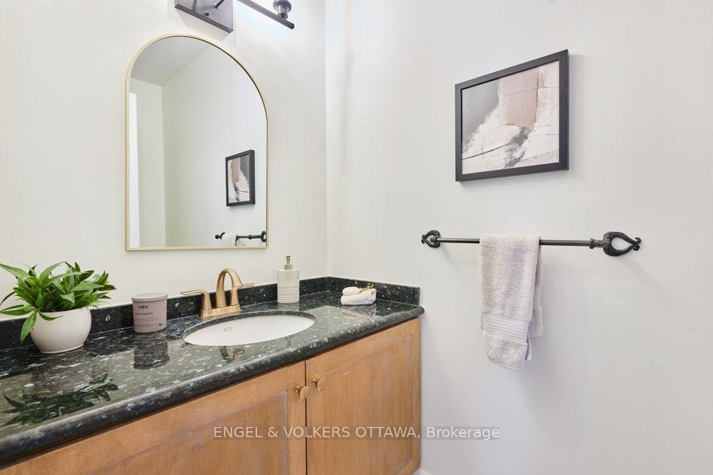 Photo 19 of 1323 Scharfgate Drive, Ottawa, Manotick Village & Manotick Estates — HOMEH