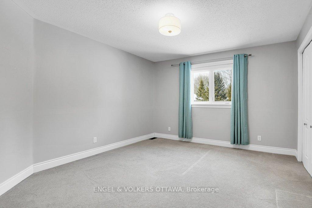 Photo 25 of 1323 Scharfgate Drive, Ottawa, Manotick Village & Manotick Estates — HOMEH