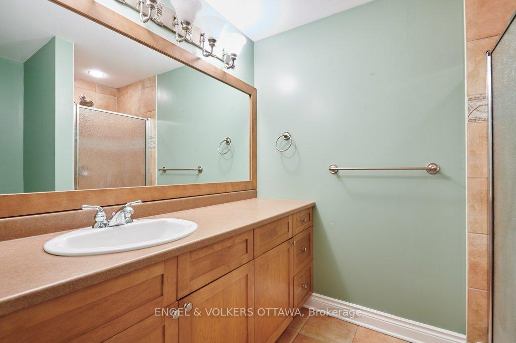 Photo 33 of 1323 Scharfgate Drive, Ottawa, Manotick Village & Manotick Estates — HOMEH