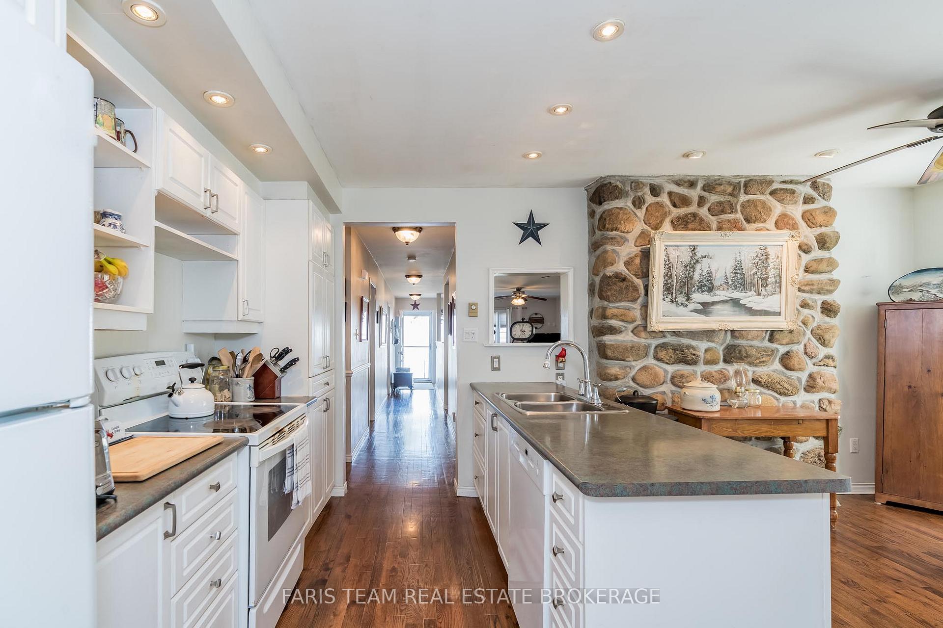 Photo 6 of 2855 Purvis Street, Innisfil, Rural Innisfil — HOMEH
