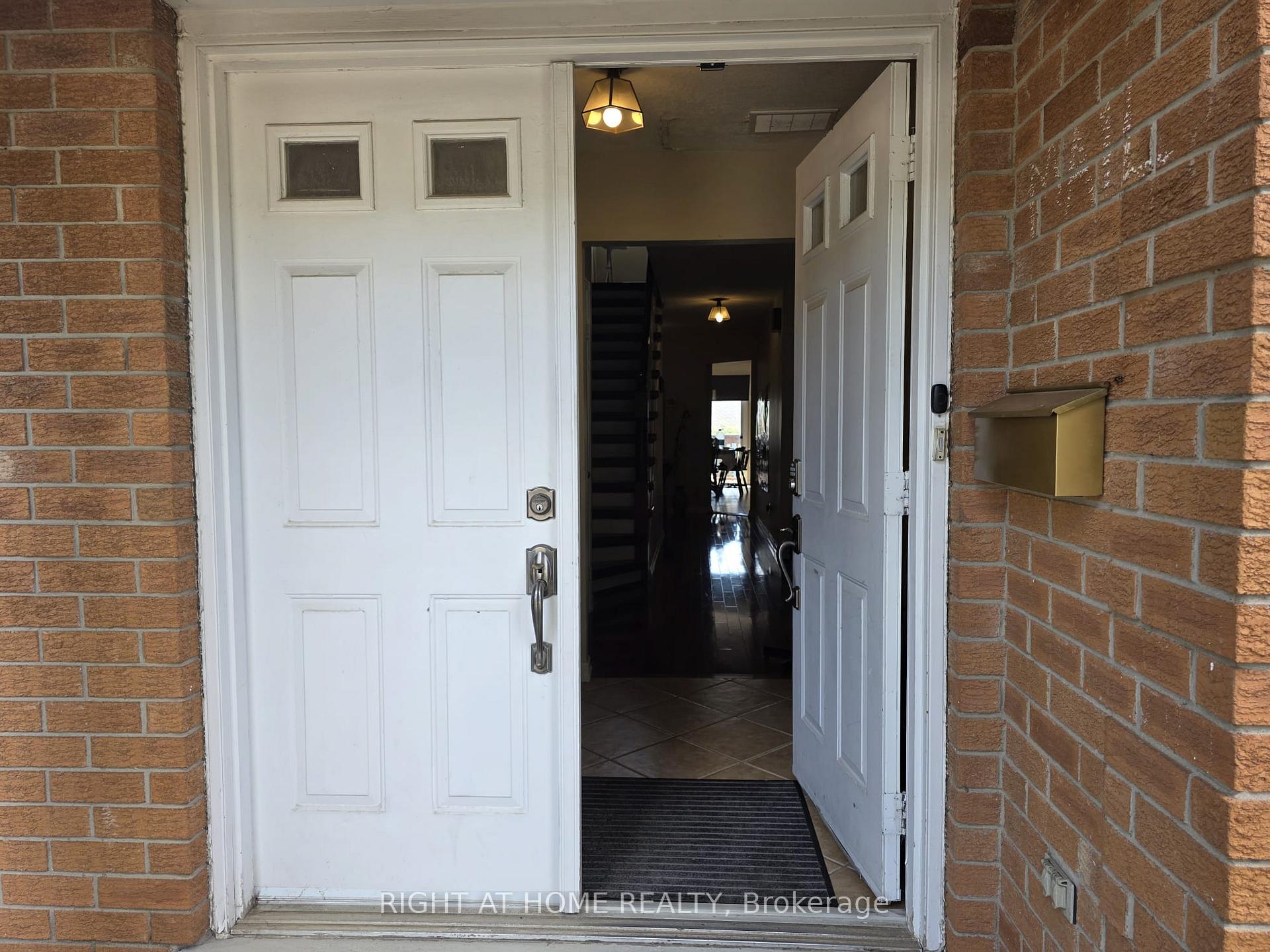 Photo 2 of 15 Lorilee Crescent, Kitchener, Forest Heights — HOMEH