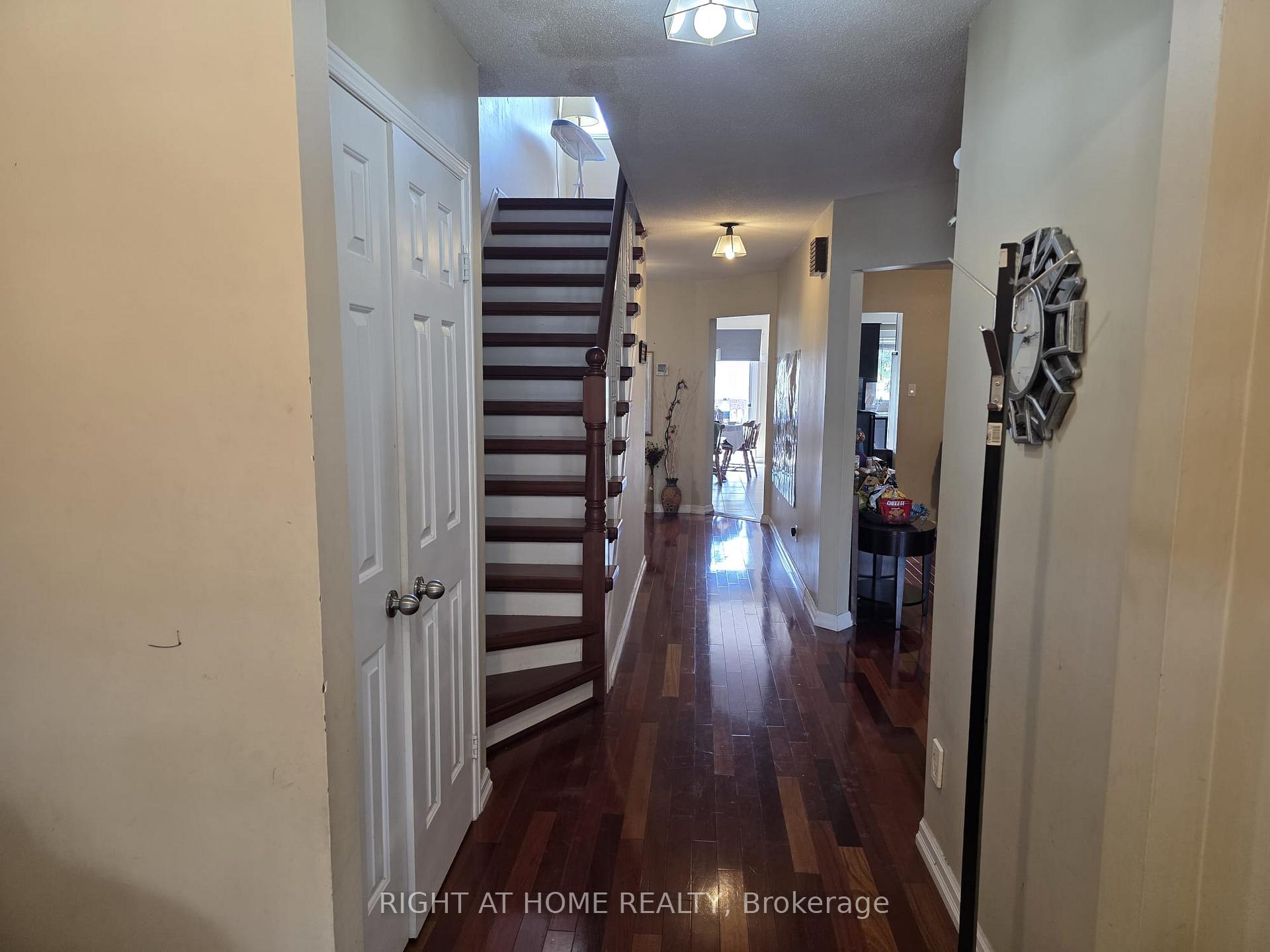 Photo 4 of 15 Lorilee Crescent, Kitchener, Forest Heights — HOMEH