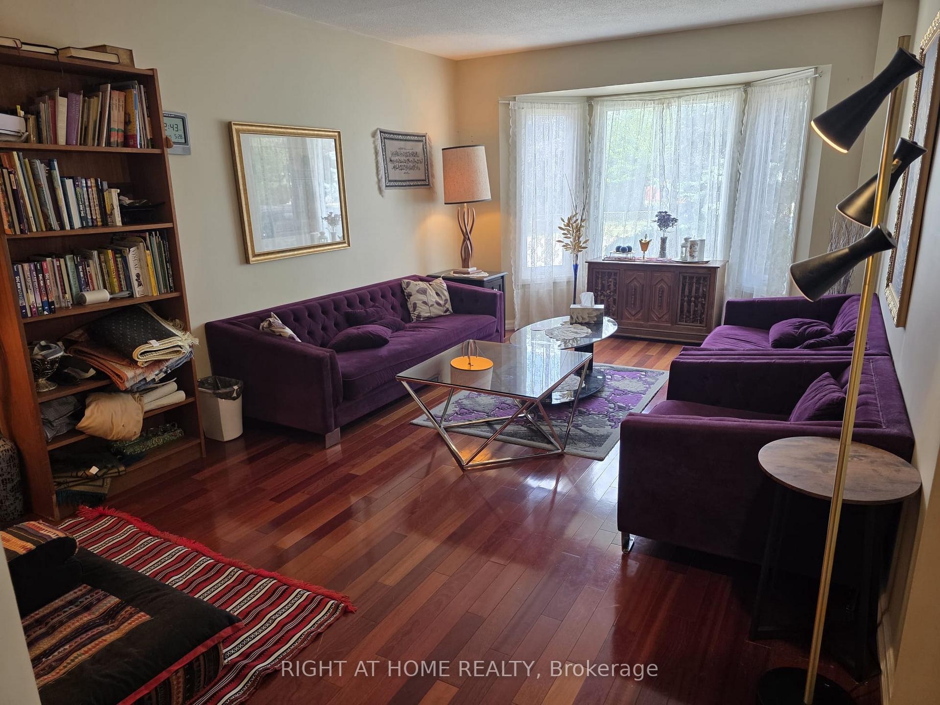 Photo 7 of 15 Lorilee Crescent, Kitchener, Forest Heights — HOMEH