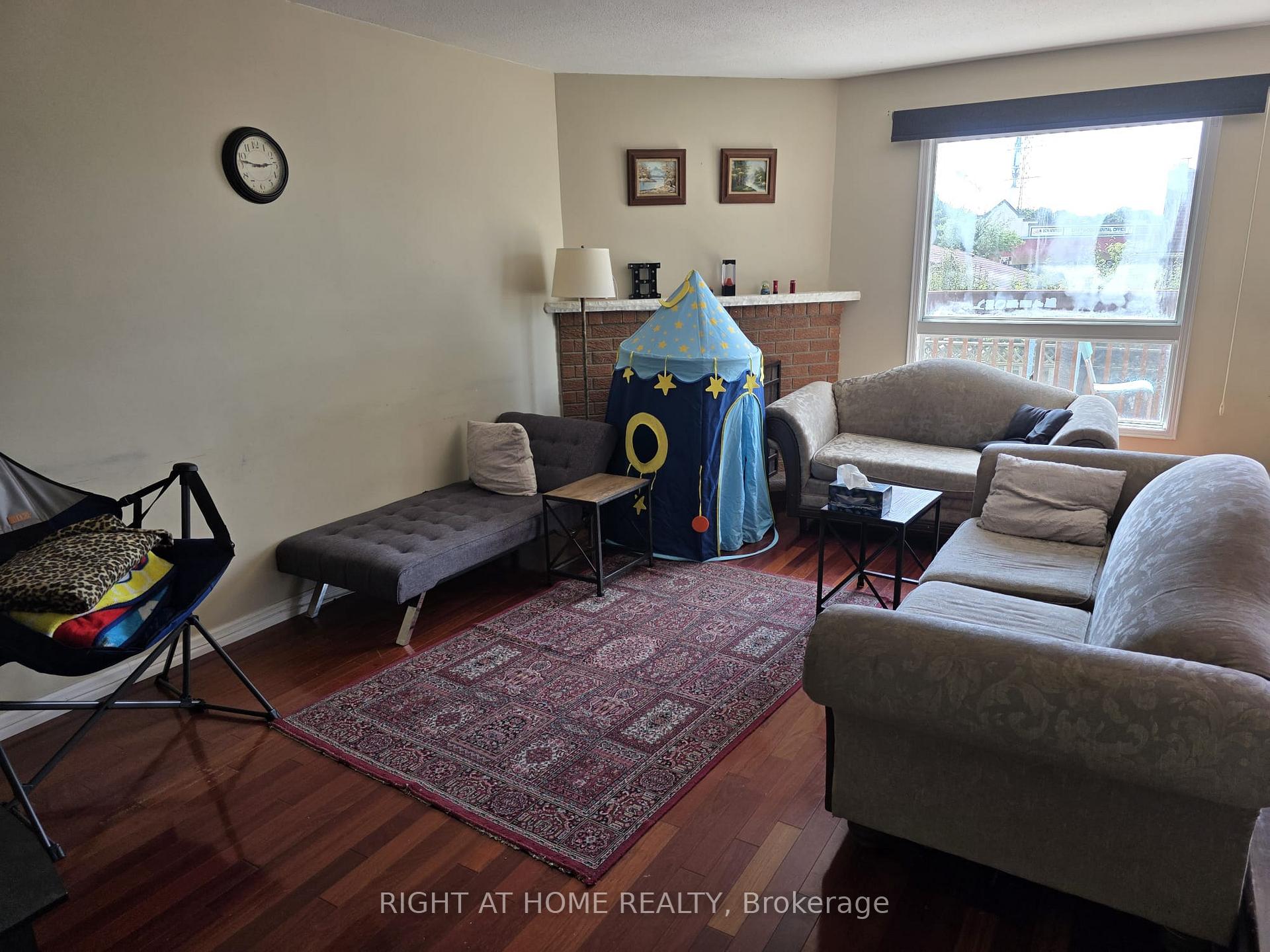 Photo 9 of 15 Lorilee Crescent, Kitchener, Forest Heights — HOMEH