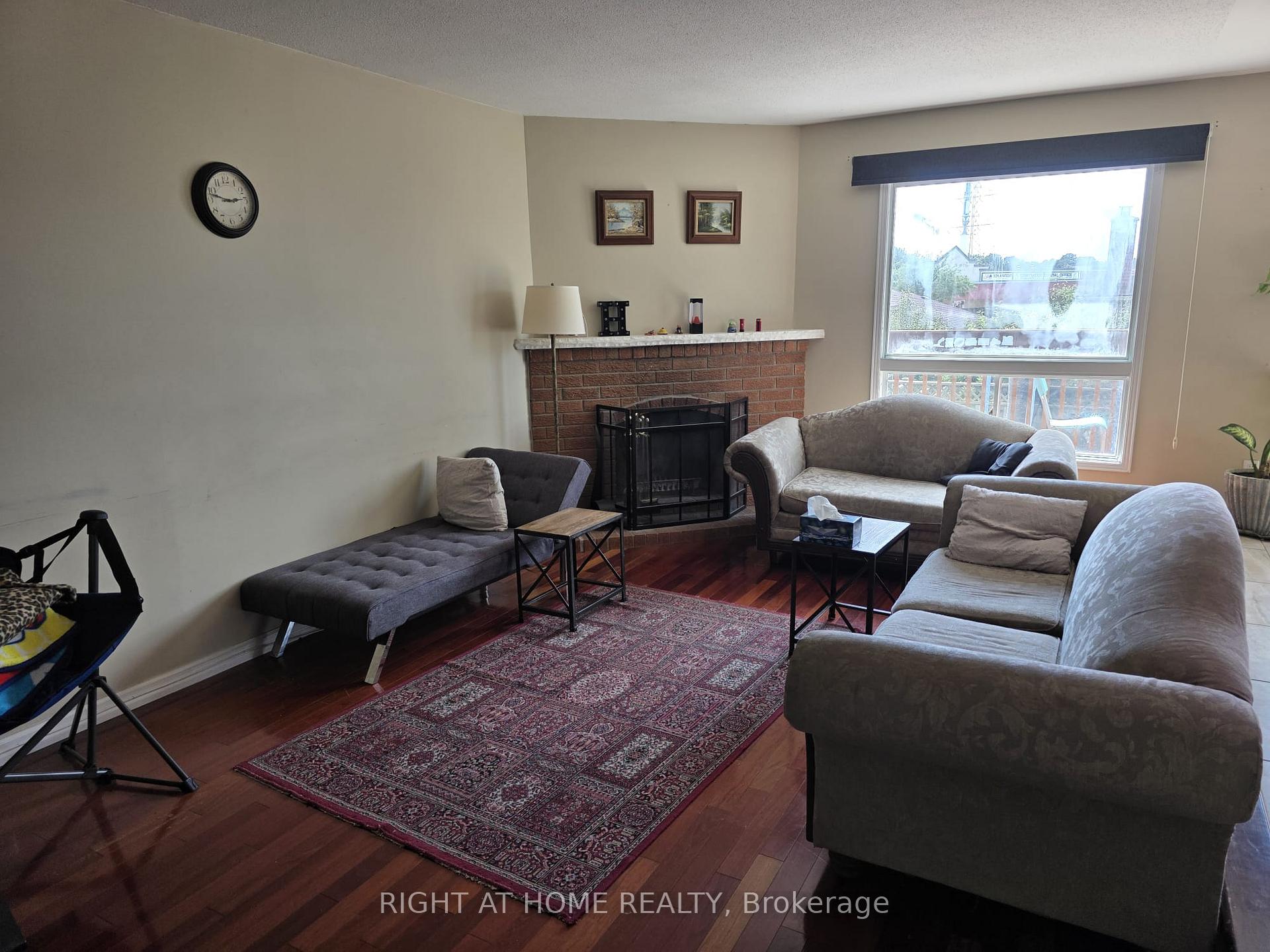 Photo 10 of 15 Lorilee Crescent, Kitchener, Forest Heights — HOMEH