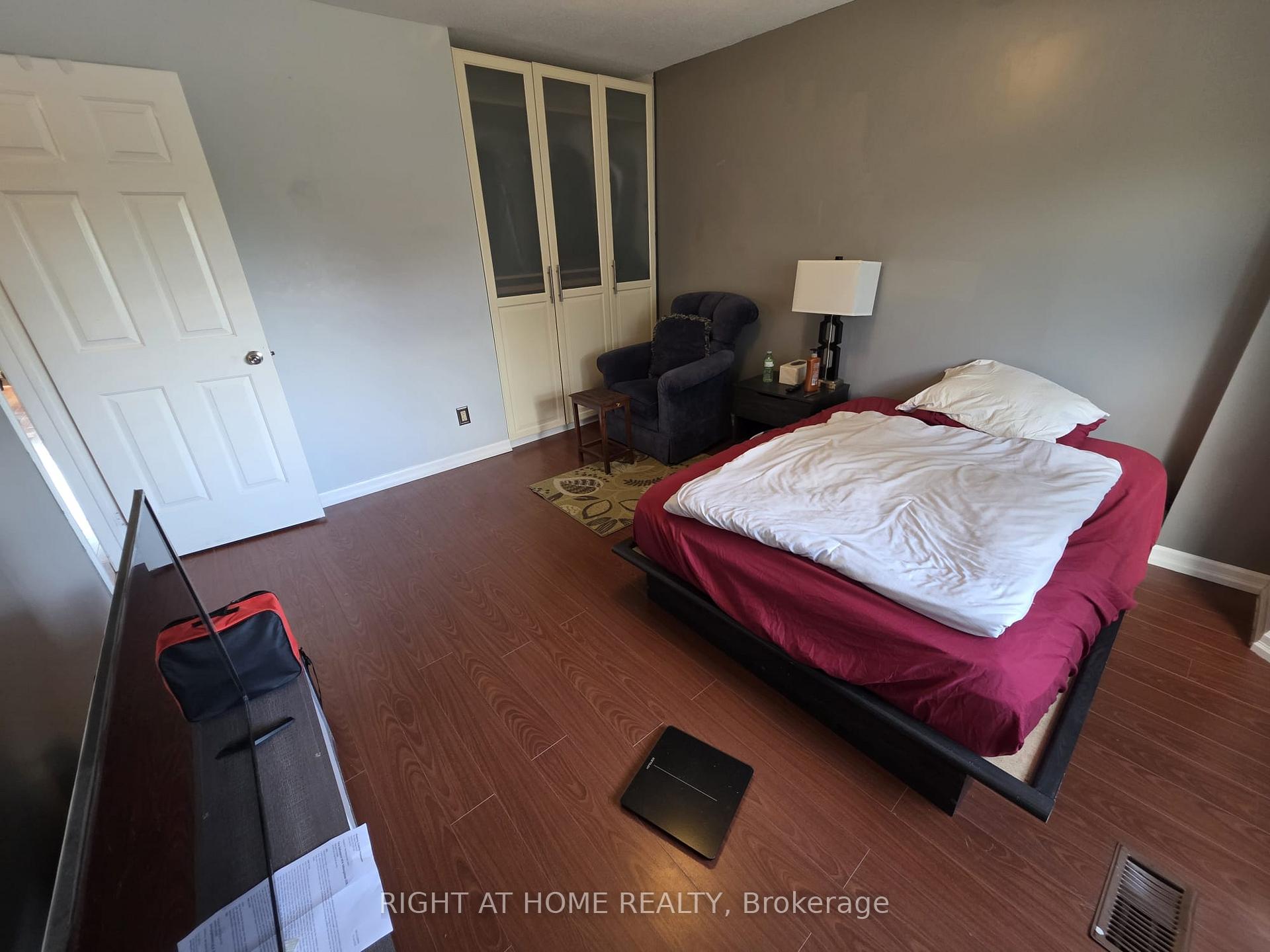Photo 25 of 15 Lorilee Crescent, Kitchener, Forest Heights — HOMEH