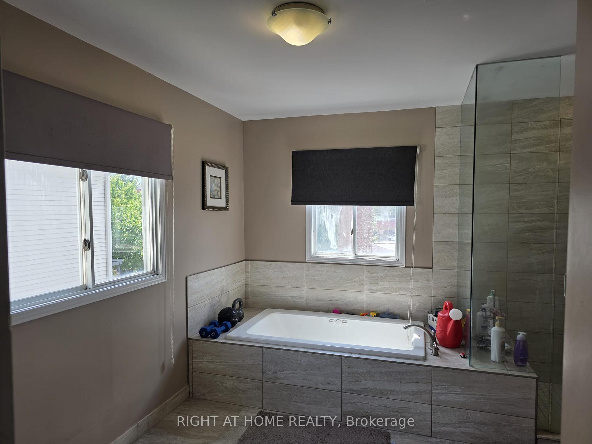 Photo 29 of 15 Lorilee Crescent, Kitchener, Forest Heights — HOMEH