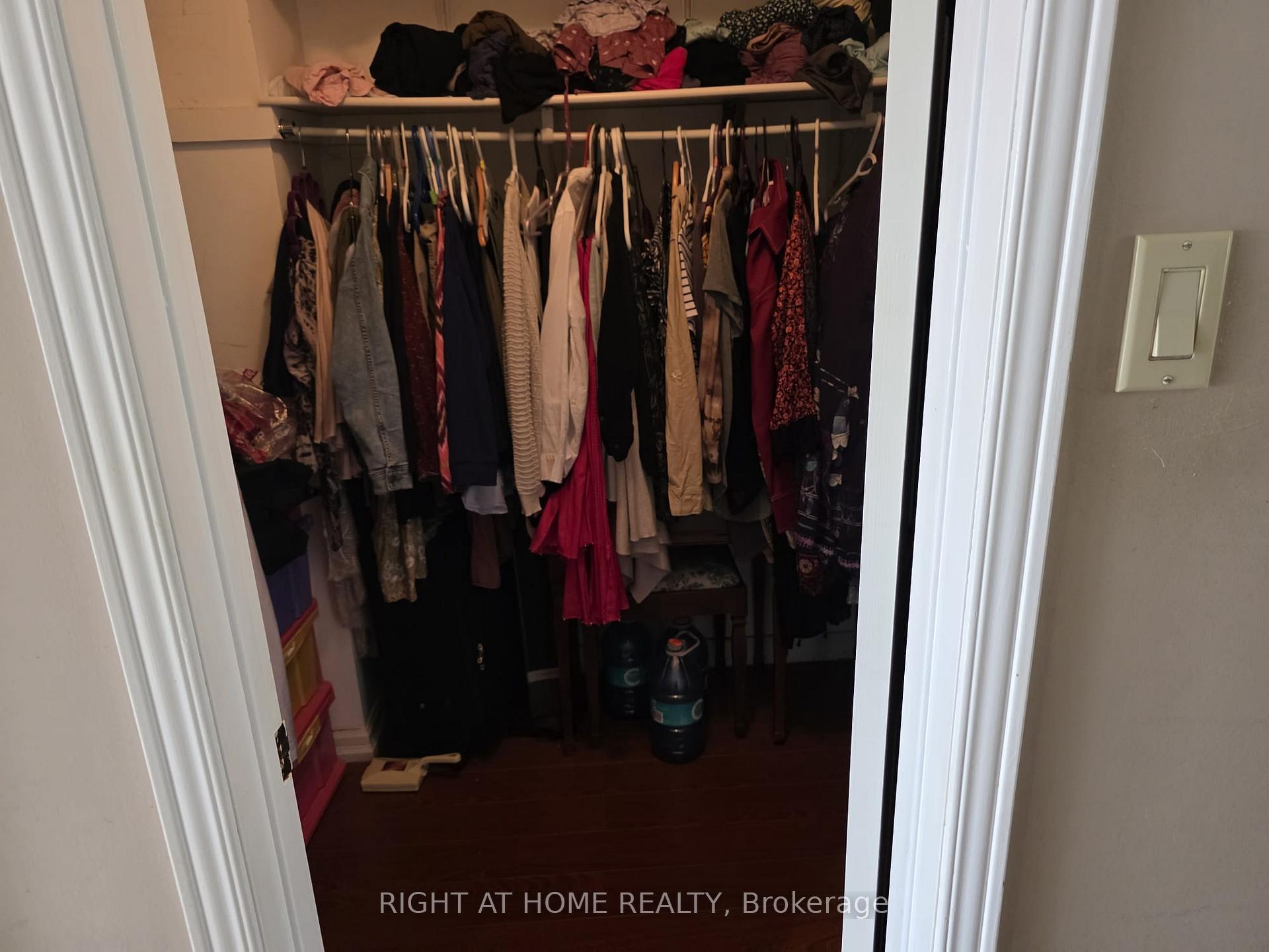 Photo 34 of 15 Lorilee Crescent, Kitchener, Forest Heights — HOMEH