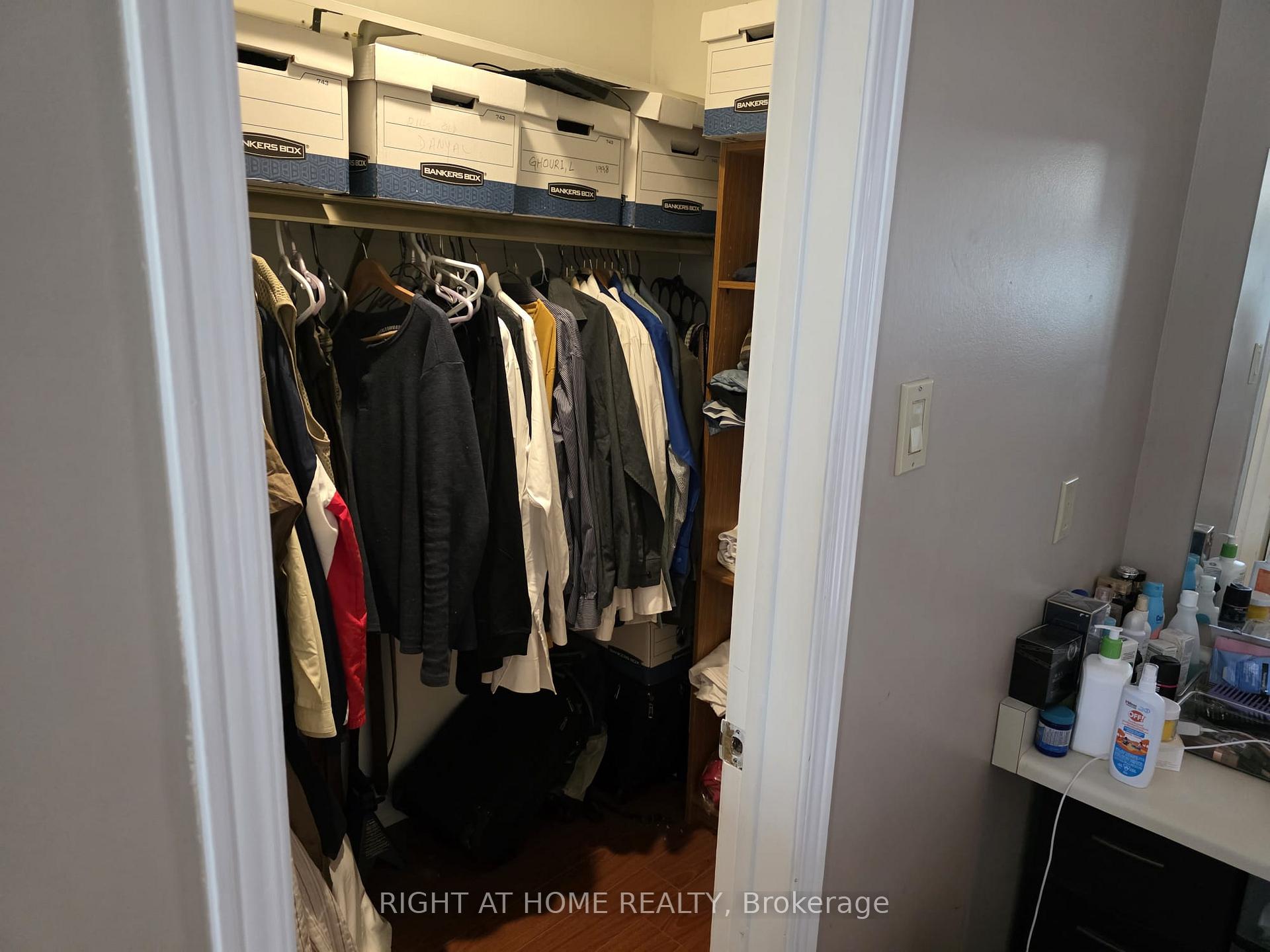 Photo 36 of 15 Lorilee Crescent, Kitchener, Forest Heights — HOMEH