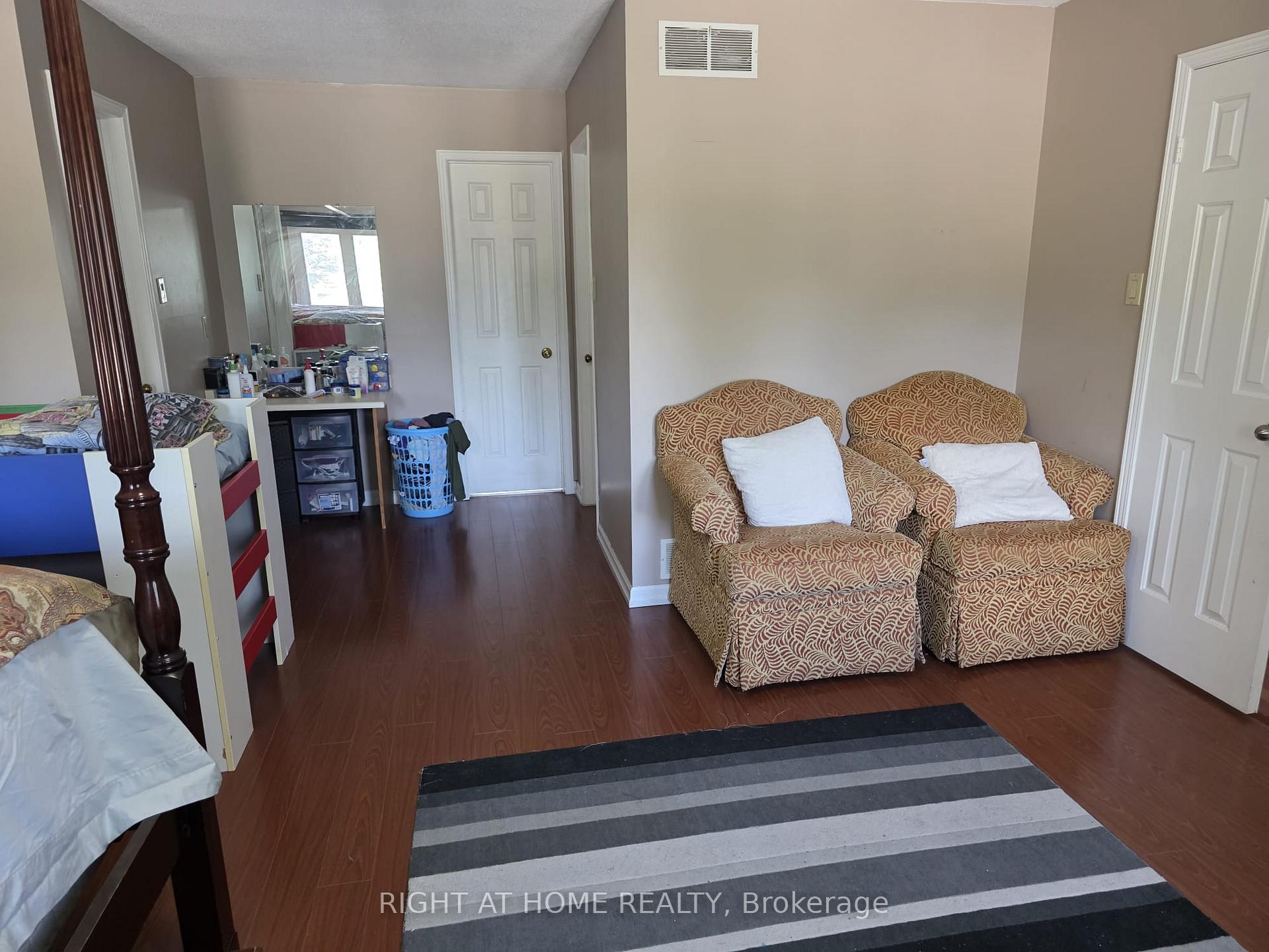 Photo 38 of 15 Lorilee Crescent, Kitchener, Forest Heights — HOMEH