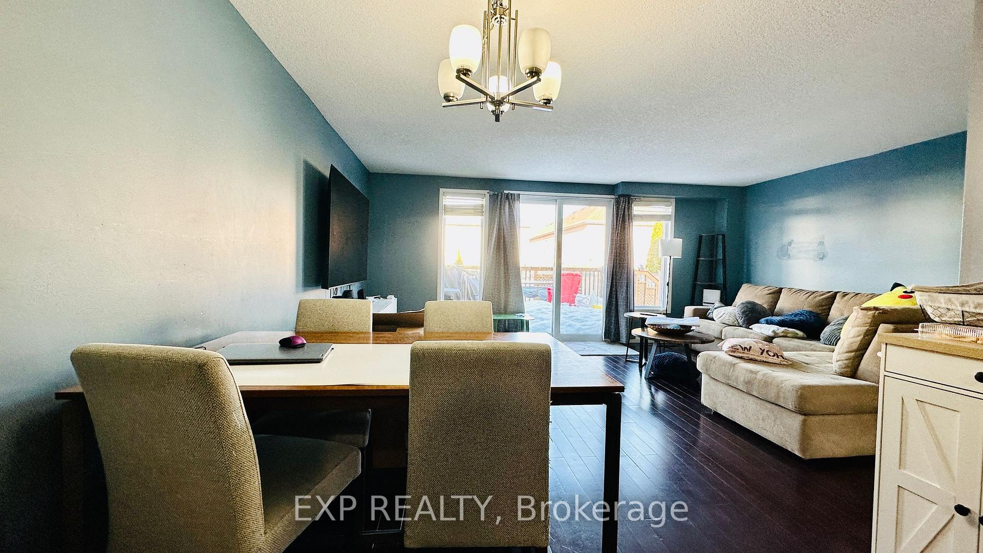 Photo 3 of 40 Max Becker Drive, Kitchener — HOMEH