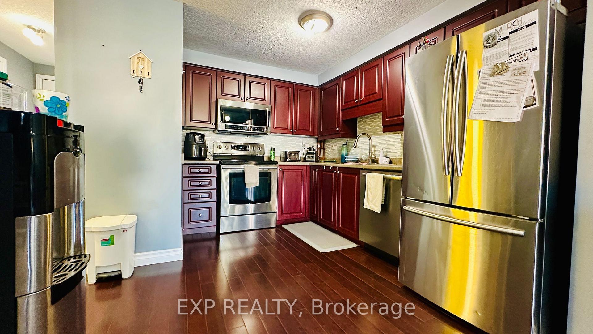 Photo 10 of 40 Max Becker Drive, Kitchener — HOMEH