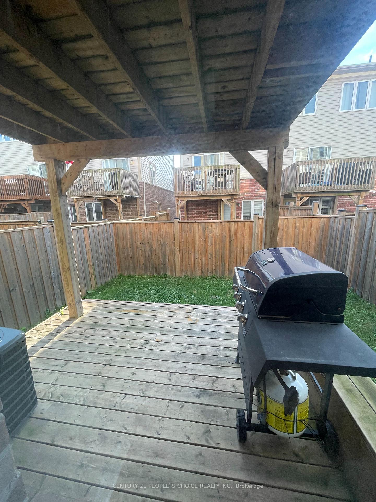 Photo 9 of 10 England Terrace, Hamilton, Stoney Creek — HOMEH