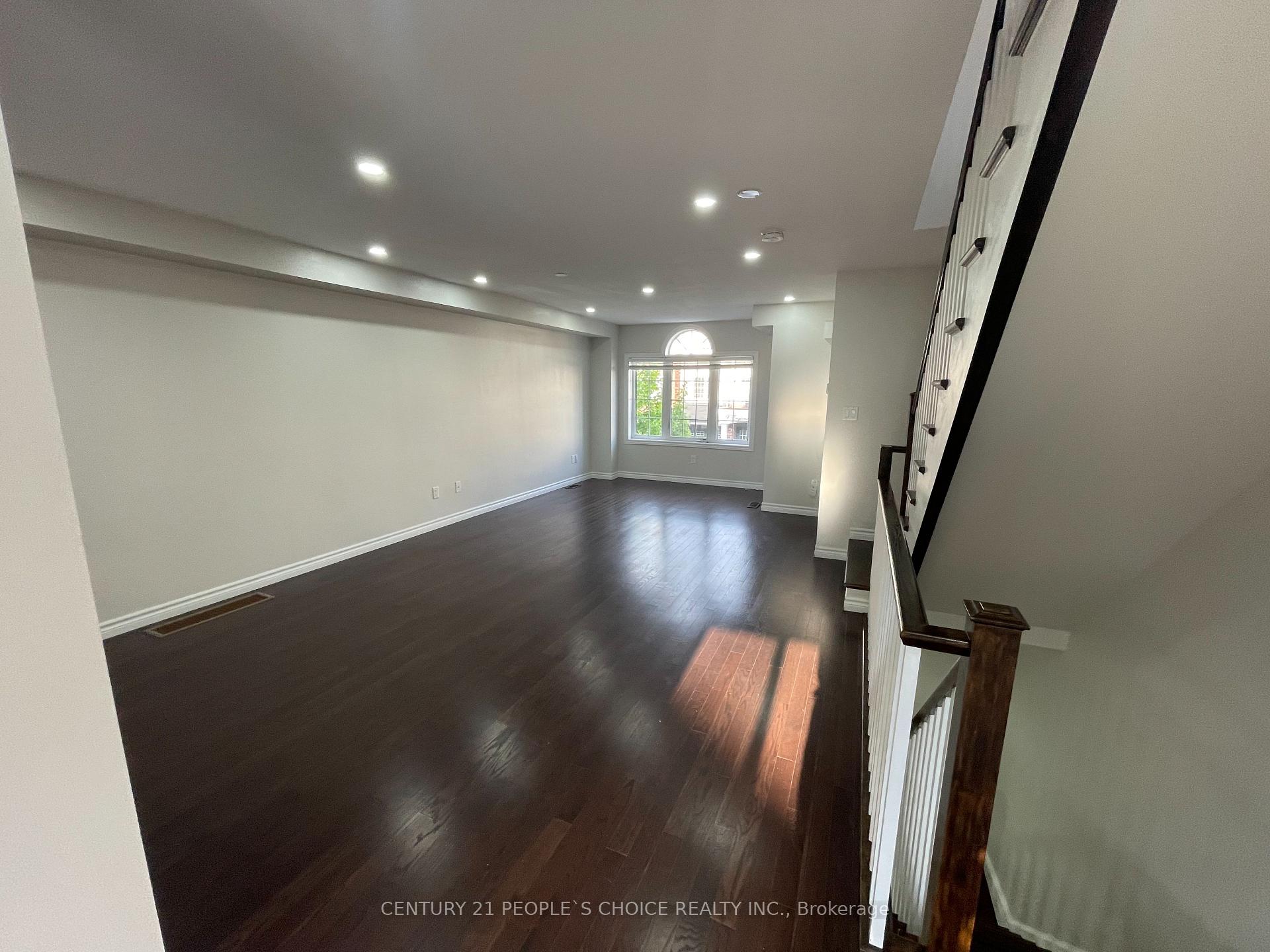 Photo 11 of 10 England Terrace, Hamilton, Stoney Creek — HOMEH