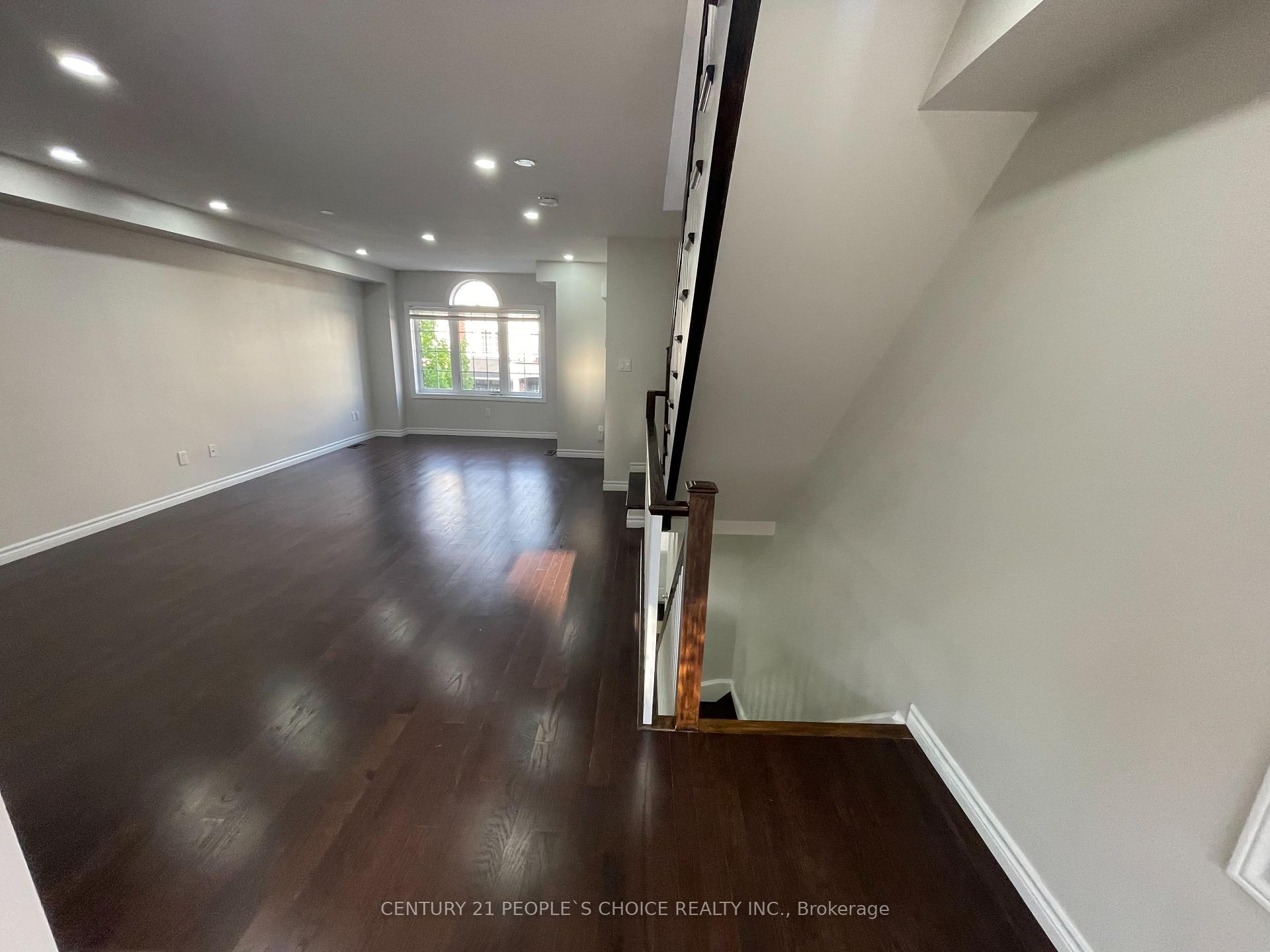 Photo 17 of 10 England Terrace, Hamilton, Stoney Creek — HOMEH