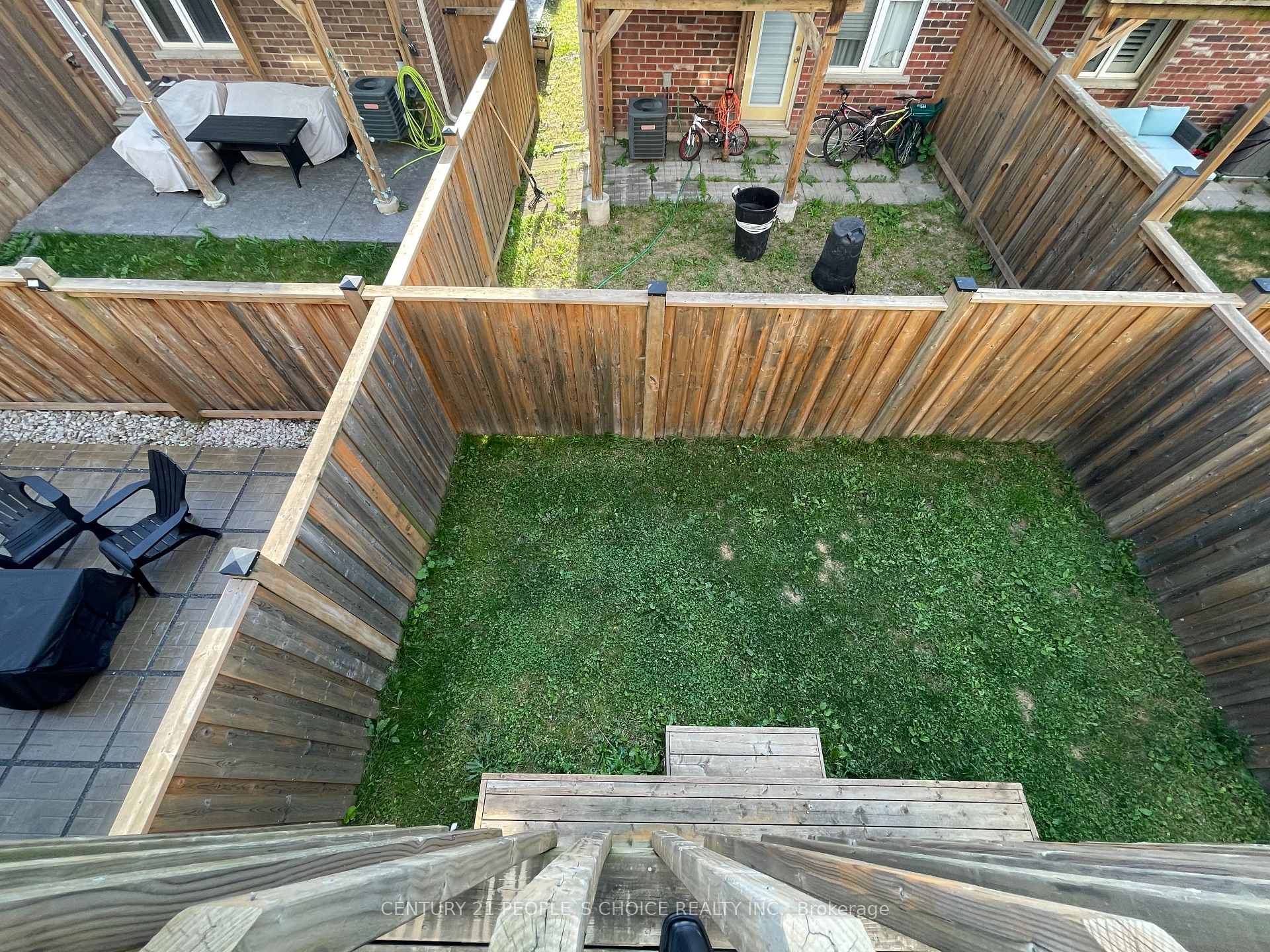 Photo 20 of 10 England Terrace, Hamilton, Stoney Creek — HOMEH