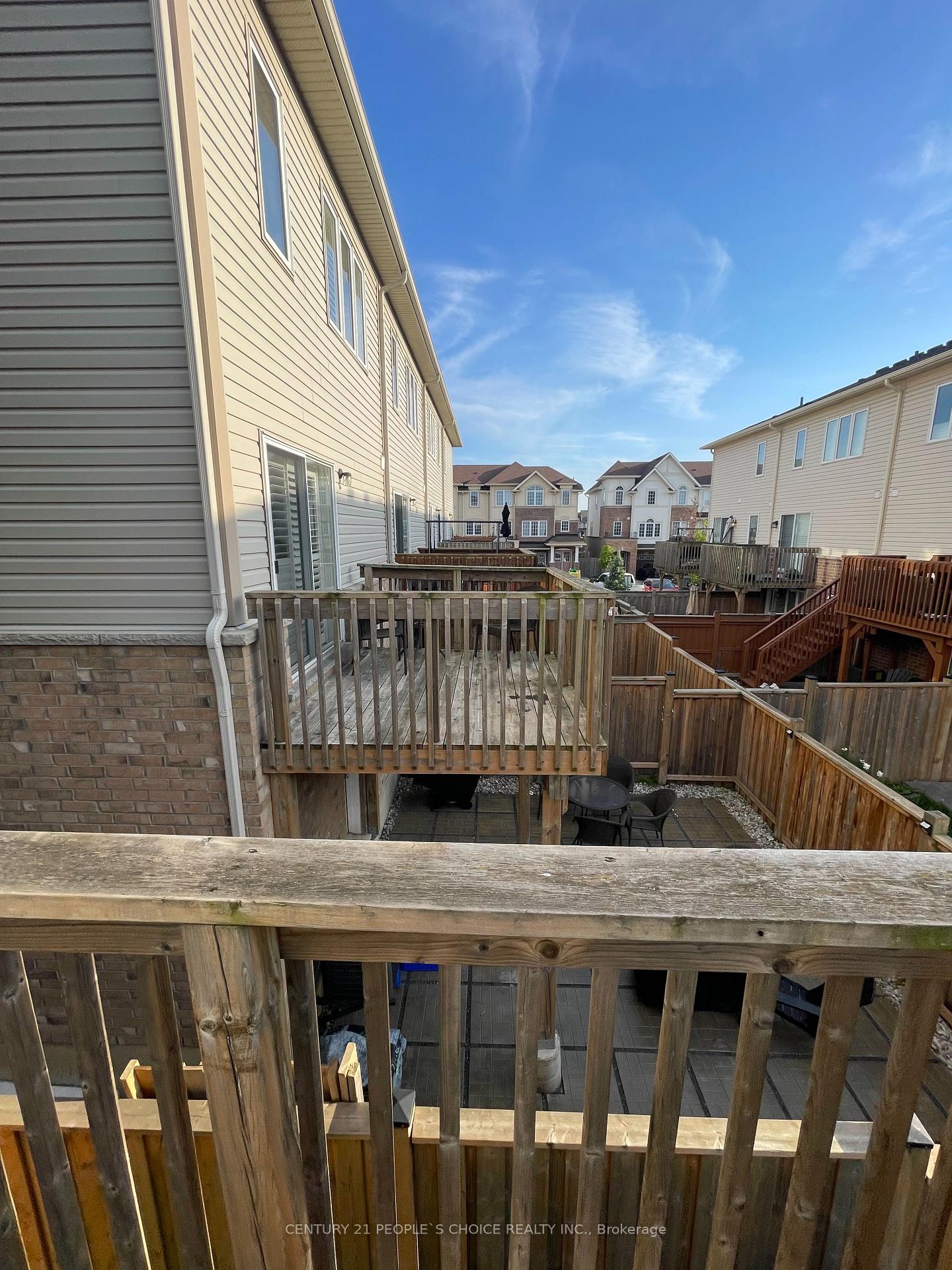 Photo 21 of 10 England Terrace, Hamilton, Stoney Creek — HOMEH