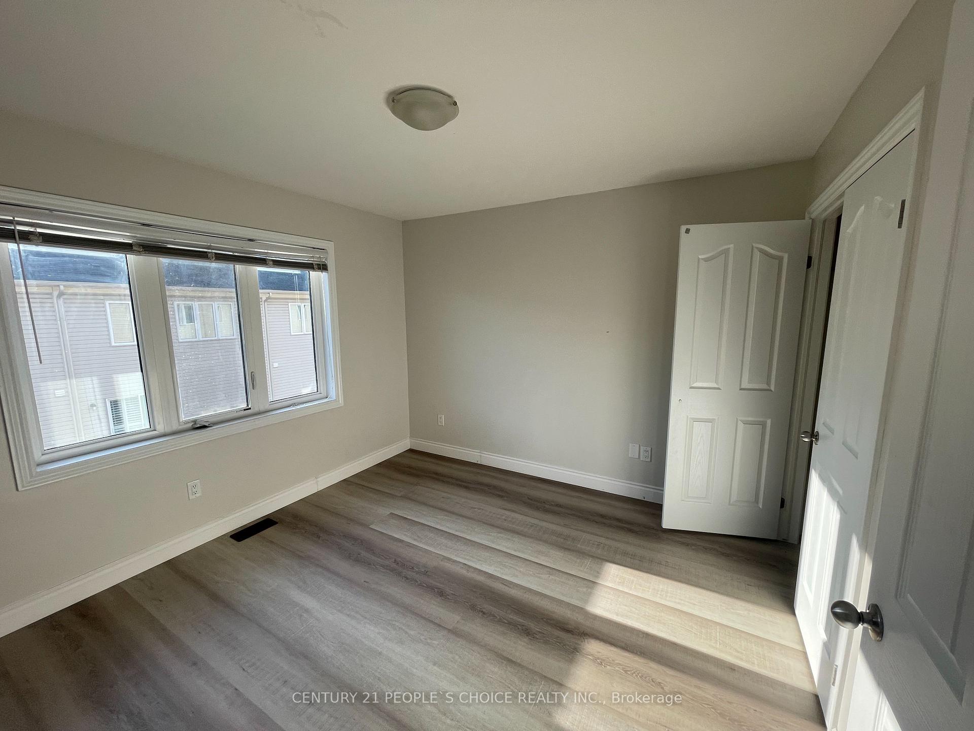 Photo 24 of 10 England Terrace, Hamilton, Stoney Creek — HOMEH