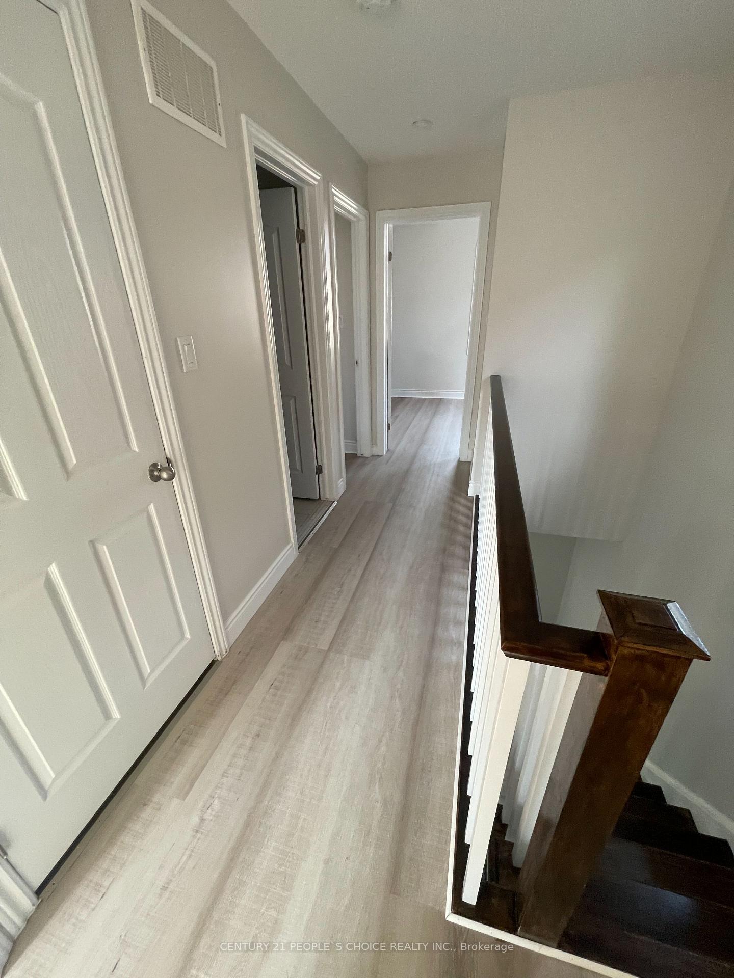 Photo 29 of 10 England Terrace, Hamilton, Stoney Creek — HOMEH