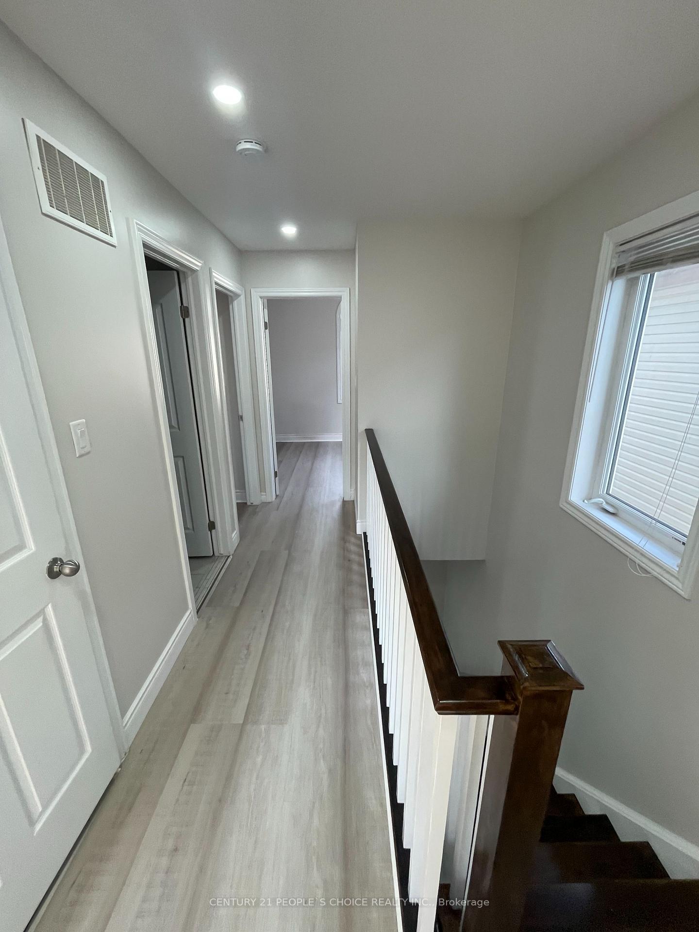 Photo 31 of 10 England Terrace, Hamilton, Stoney Creek — HOMEH