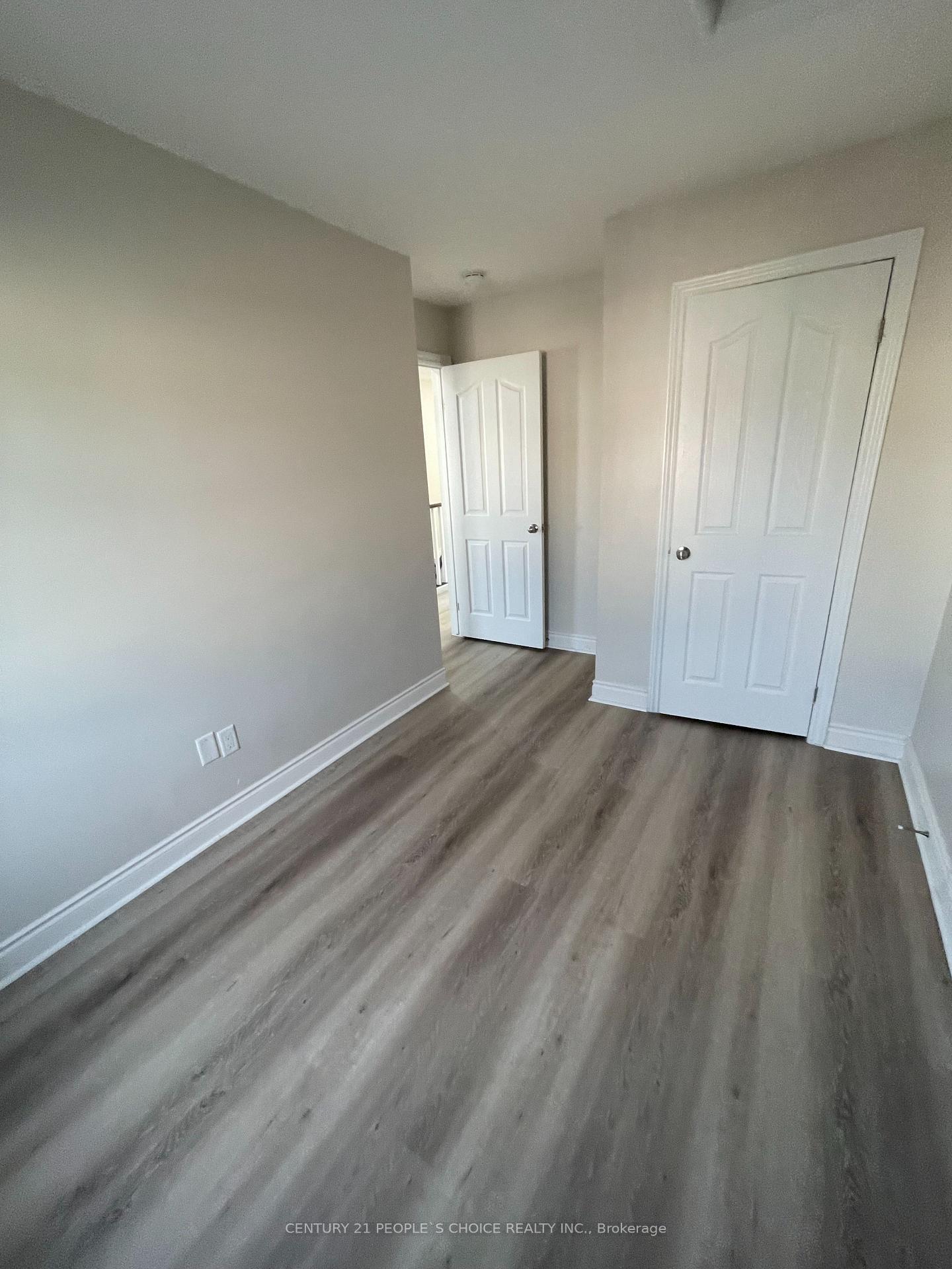 Photo 37 of 10 England Terrace, Hamilton, Stoney Creek — HOMEH