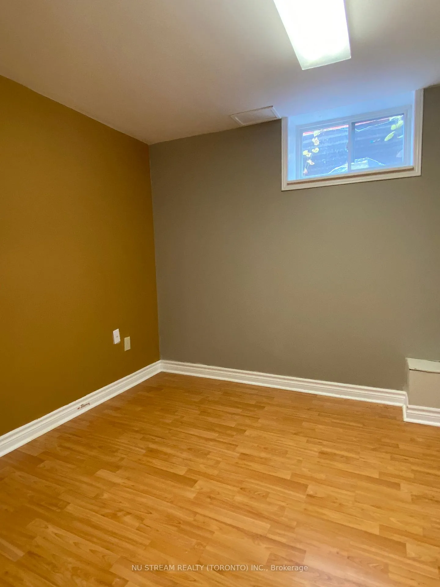 Photo 11 of Unit Basmt, 10 Southdale Drive, Markham, Bullock — HOMEH