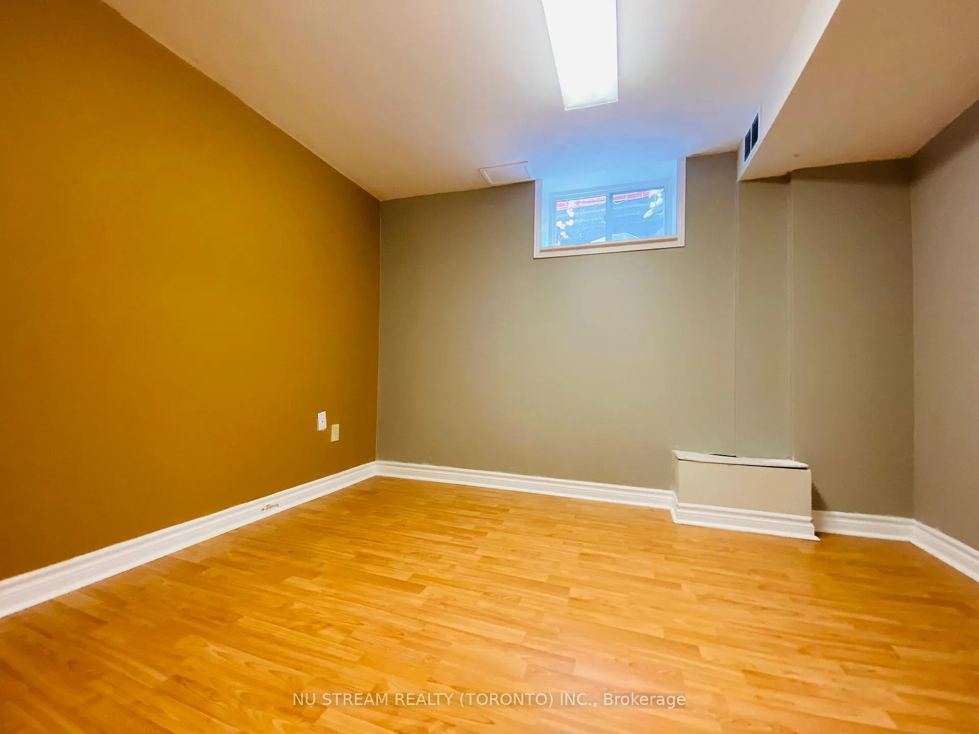 Photo 13 of Unit Basmt, 10 Southdale Drive, Markham, Bullock — HOMEH