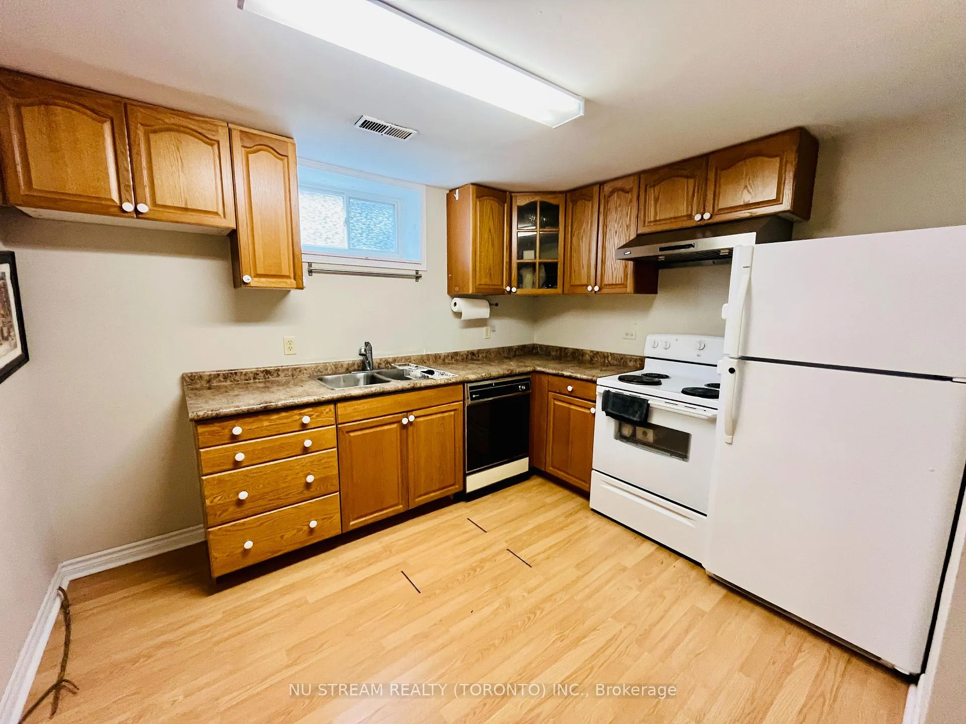 Photo 15 of Unit Basmt, 10 Southdale Drive, Markham, Bullock — HOMEH