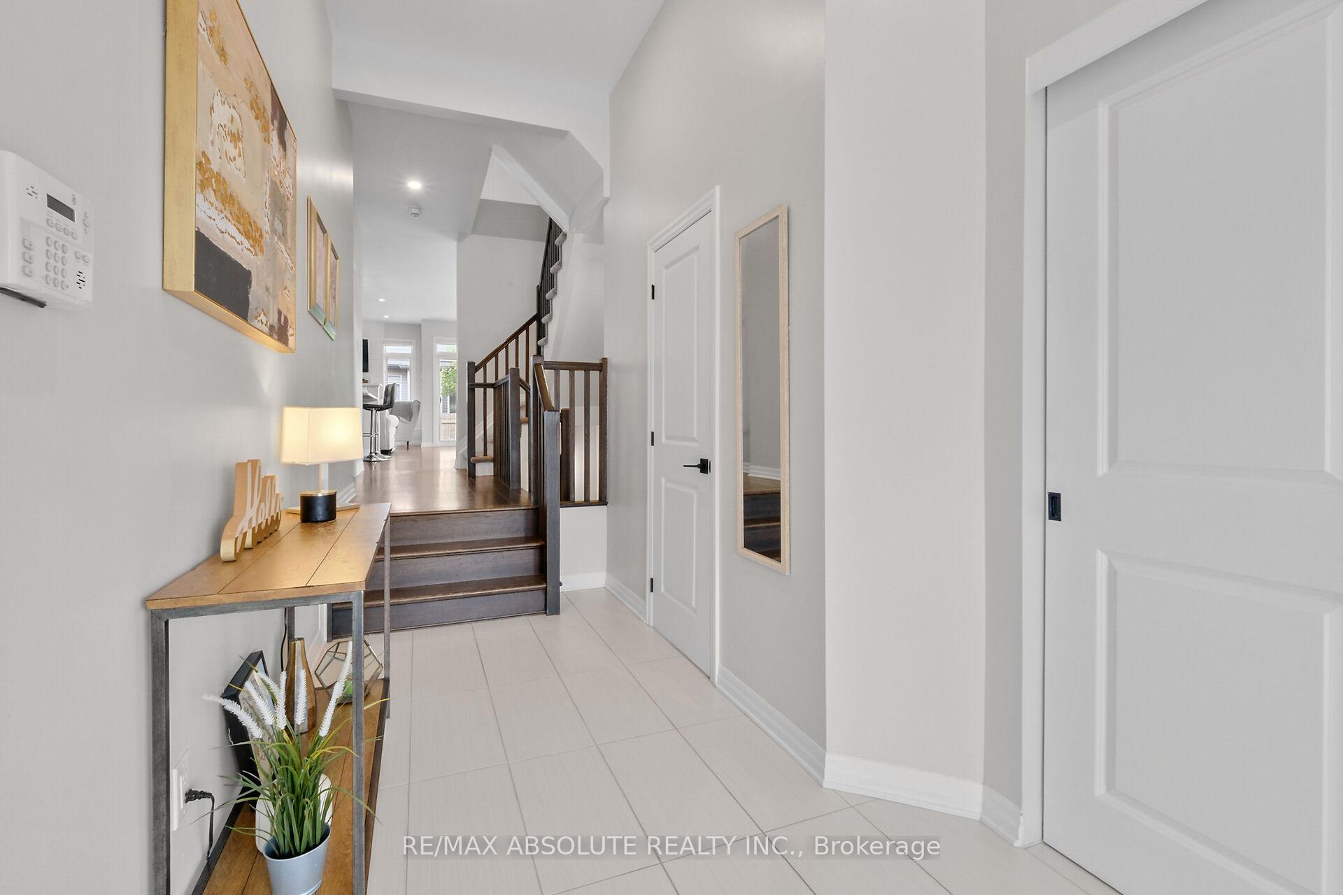 Photo 3 of 243 Overberg Way, Ottawa, Kanata - Emerald Meadows/Trailwest — HOMEH