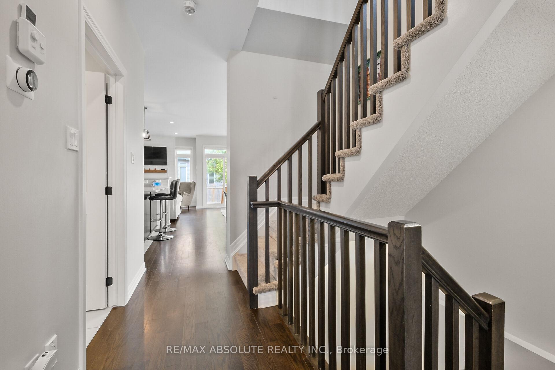 Photo 5 of 243 Overberg Way, Ottawa, Kanata - Emerald Meadows/Trailwest — HOMEH