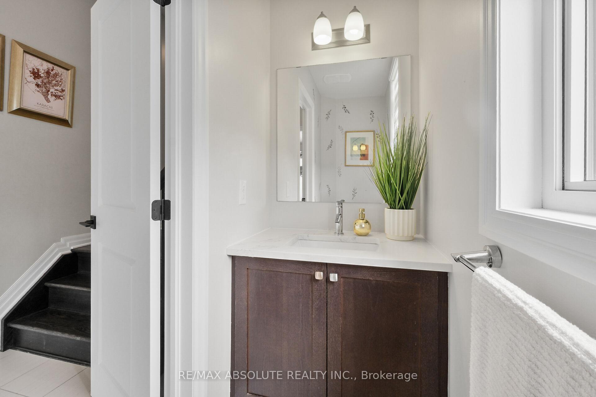 Photo 6 of 243 Overberg Way, Ottawa, Kanata - Emerald Meadows/Trailwest — HOMEH
