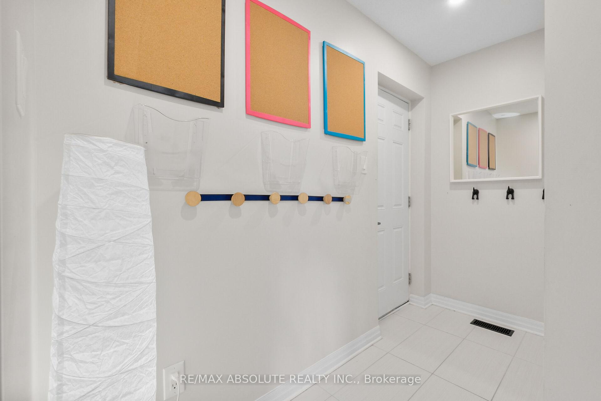 Photo 8 of 243 Overberg Way, Ottawa, Kanata - Emerald Meadows/Trailwest — HOMEH