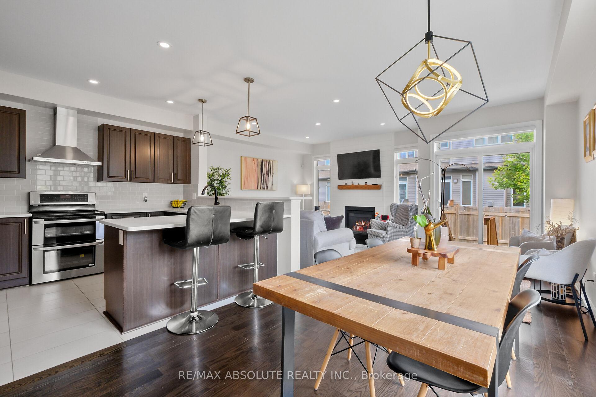 Photo 10 of 243 Overberg Way, Ottawa, Kanata - Emerald Meadows/Trailwest — HOMEH