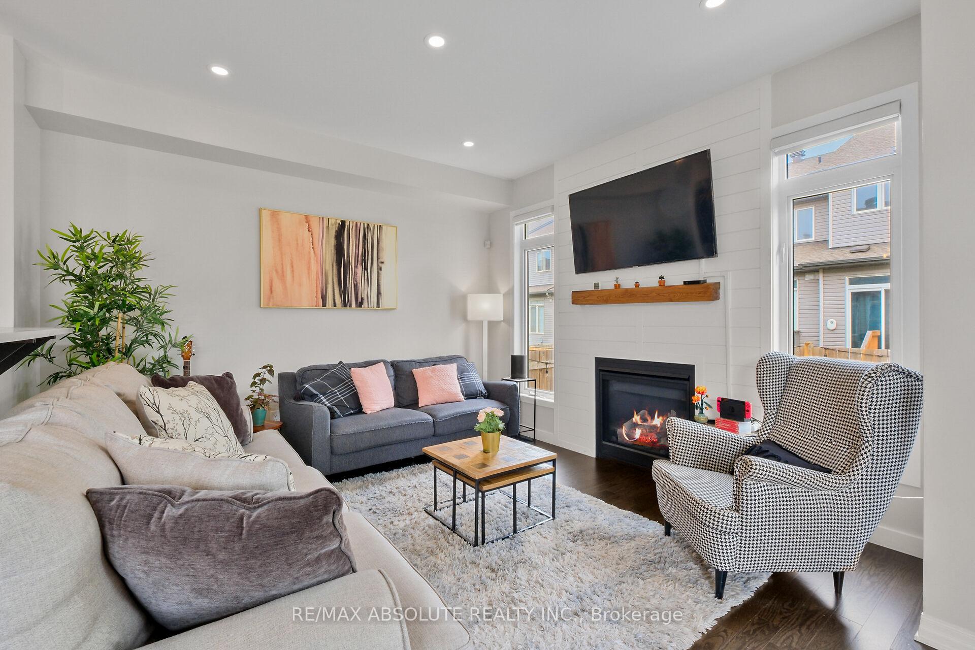 Photo 13 of 243 Overberg Way, Ottawa, Kanata - Emerald Meadows/Trailwest — HOMEH